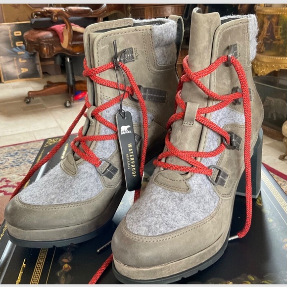 NEW ! Sorel Women's Black Leather Lace Up Ankle Rain Boots 8.5 NEW WATERPROOF - Picture 2 of 12